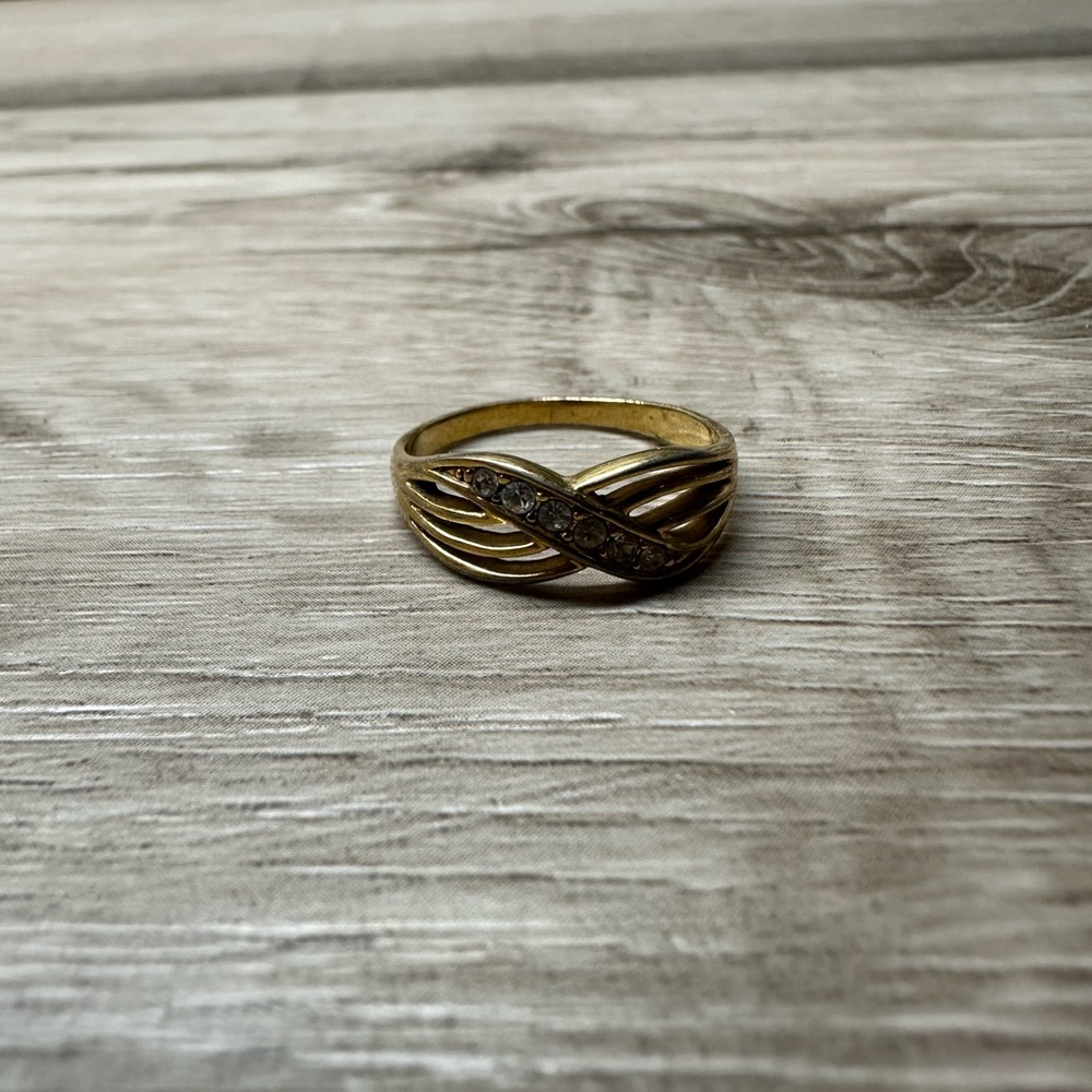Timeless Gold-Tone Ring‎ with Crystal Accents on the front of the size 9 ring